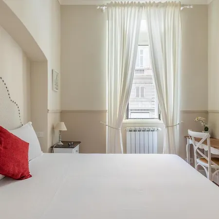 Charming With Patio A Few Steps From Colosseum * Roma