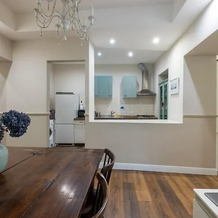 Charming With Patio A Few Steps From Colosseum Appartamento Roma