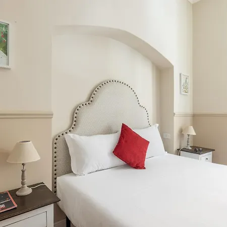 Charming With Patio A Few Steps From Colosseum Appartamento *