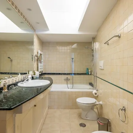 Charming With Patio A Few Steps From Colosseum *