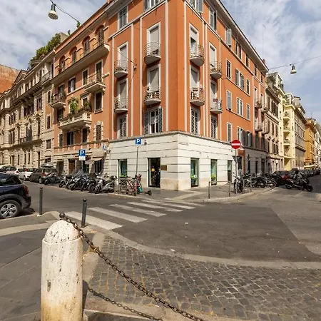 Charming With Patio A Few Steps From Colosseum Appartamento Roma