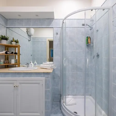 Charming With Patio A Few Steps From Colosseum Appartamento *